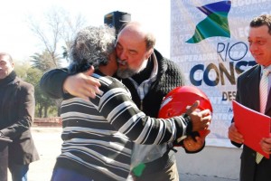 532139_431315156990178_1574025571_n